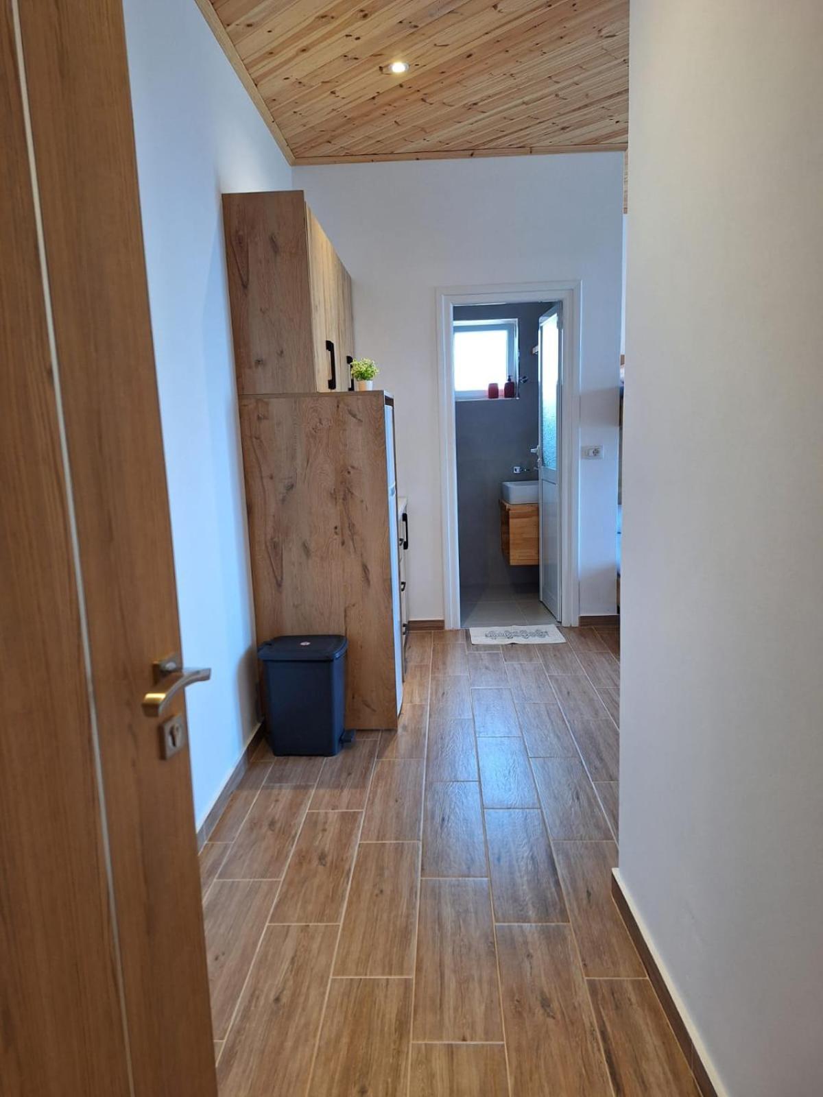 Xuxi Apartments Lukovë Eksteriør billede